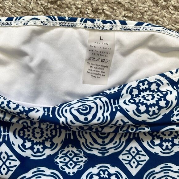 Women’s two piece bathing suit! - Picture 3 of 5